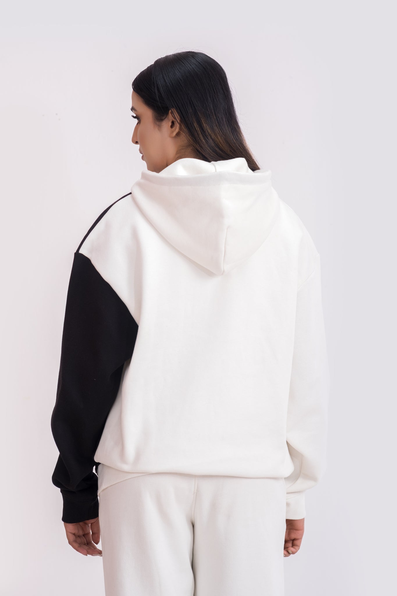 Oversized white best sale hoodie women's